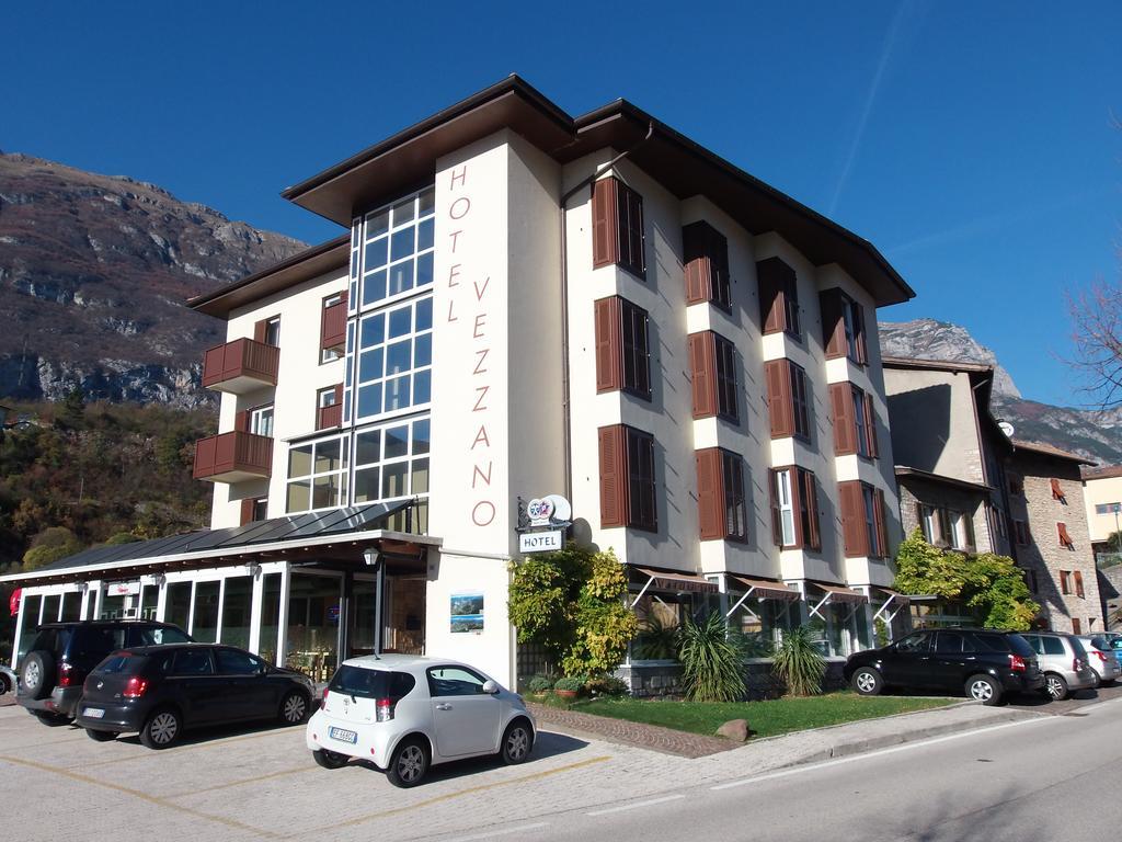 Hotel Vezzano ภายนอก รูปภาพ
