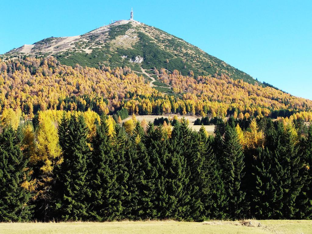 Hotel Vezzano ภายนอก รูปภาพ