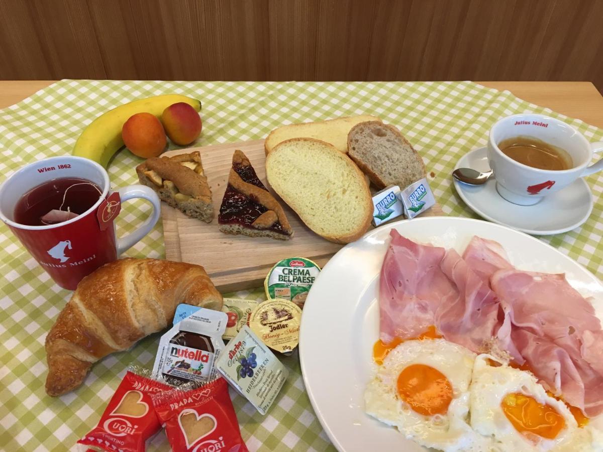 Hotel Vezzano ภายนอก รูปภาพ